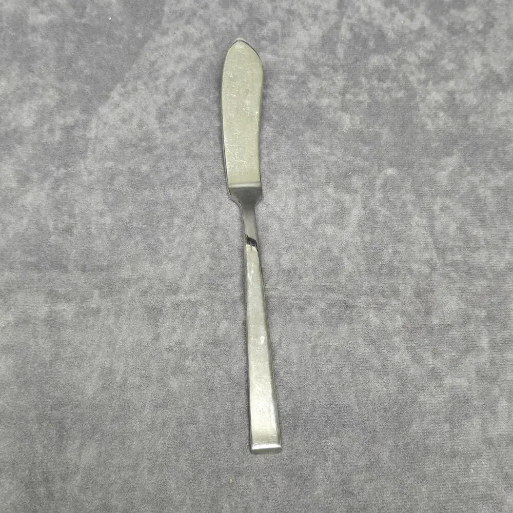 Dansk 18/10 Meridian Stainless Dinner Knifes Glossy Flat Tip Flatware Silverware